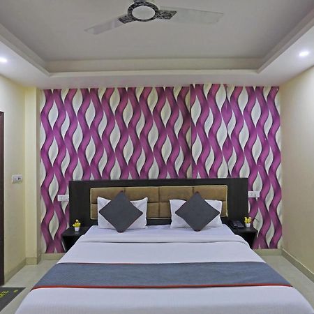 Airport Hotel Rosewood Nuova Delhi Esterno foto