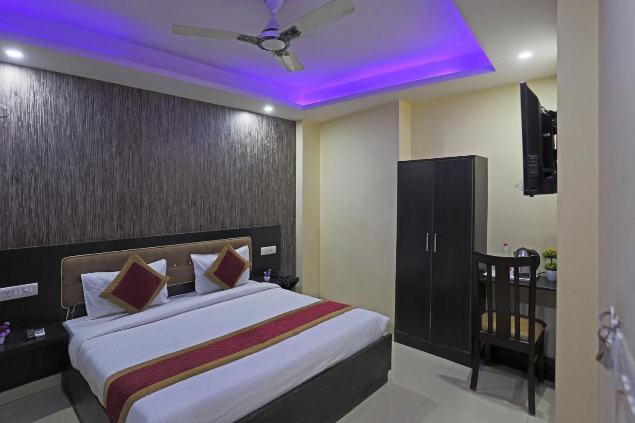 Airport Hotel Rosewood Nuova Delhi Esterno foto