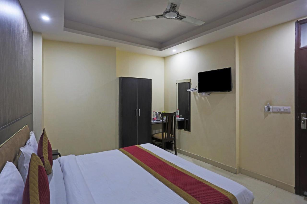 Airport Hotel Rosewood Nuova Delhi Esterno foto