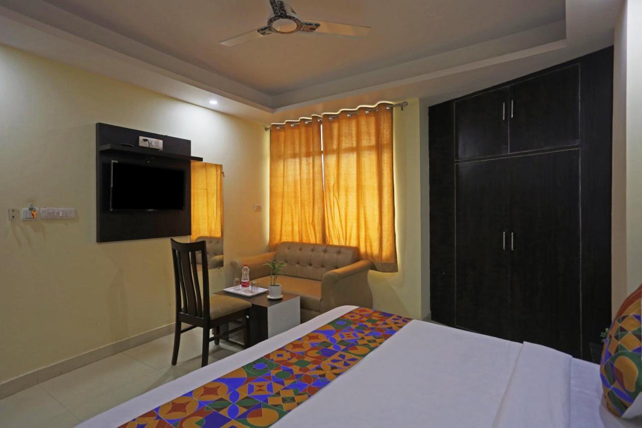 Airport Hotel Rosewood Nuova Delhi Esterno foto