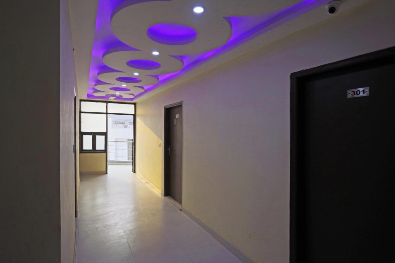 Airport Hotel Rosewood Nuova Delhi Esterno foto