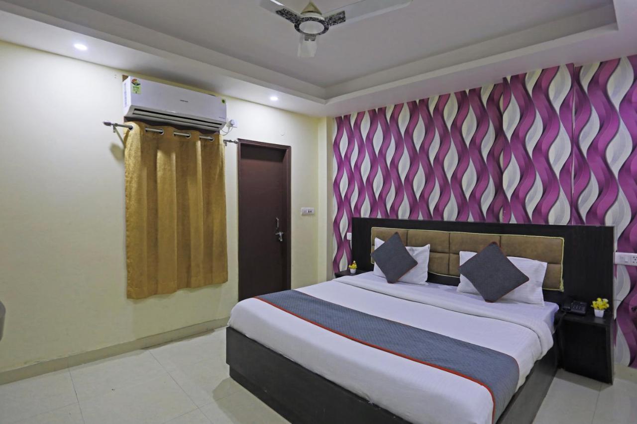 Airport Hotel Rosewood Nuova Delhi Esterno foto